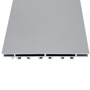 Sistema Expositor SmartFrame® 100mm - Front Dupla Face Perfil de Alumínio 100mm | Front Dupla Face | Sem Iluminação Personalizado pelo Cliente Branco, Prata, Grafite ou Preto Filme de proteção na cor escolhida Fosco Opcionais: Suportes de Parede