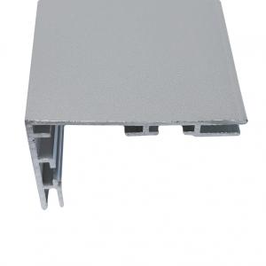 Sistema Expositor SmartFrame® 50mm - Front Face Única Perfil de Alumínio 50mm | Front Face Única | Sem Iluminação Personalizado pelo Cliente Branco, Prata, Grafite ou Preto Filme de proteção na cor escolhida Fosco Opcionais: Suportes de Parede
